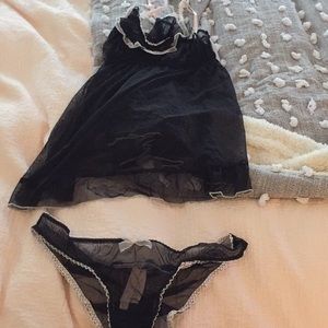 NWT Victoria’s Secret 2pc lingerie